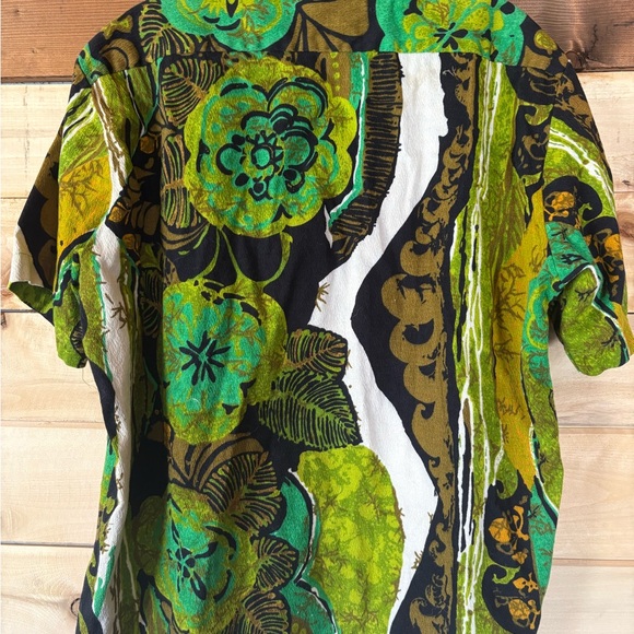 Vintage Hawaiian button up shirt - Picture 5 of 9
